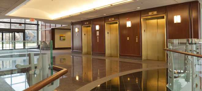 Холл с лифтами