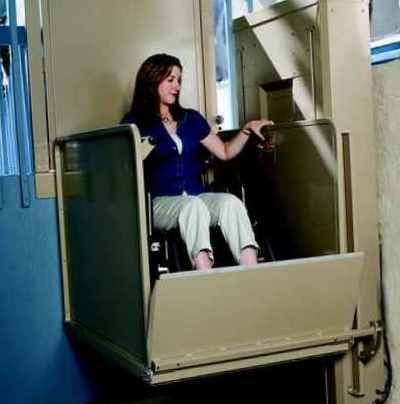 Вертикальный лифт для инвалидов